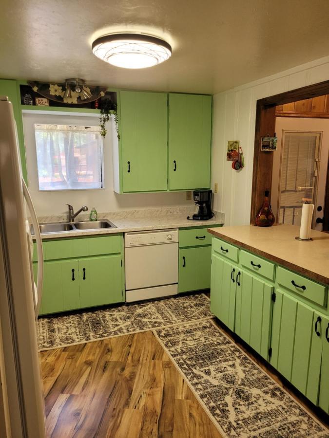 Greer Point Trails End Cabins Екстериор снимка