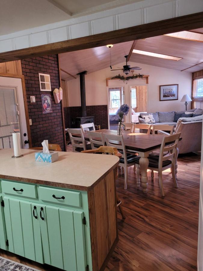 Greer Point Trails End Cabins Екстериор снимка